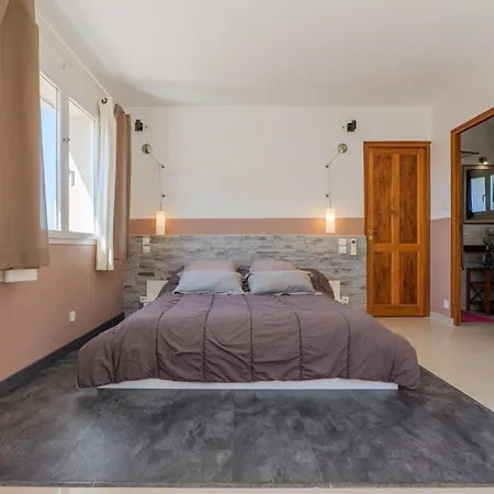 Barbouillet -village De Country house Joyeuse