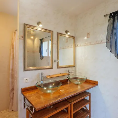 Barbouillet -village De Country house *
